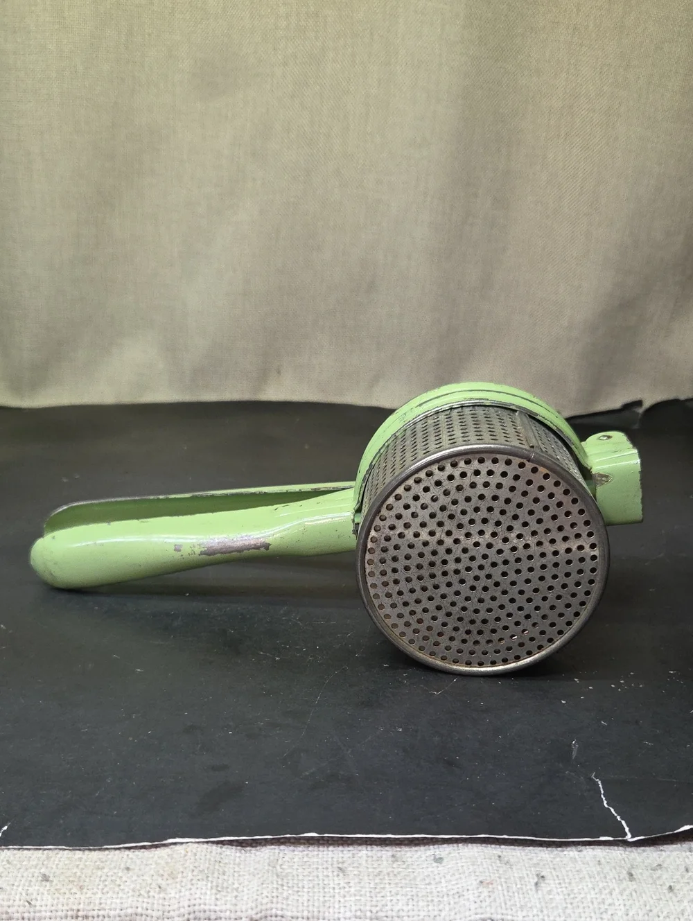 Vtg Bromwells Measuring Sifter 3 cup Guaranteed, Potato/ Rice Masher
